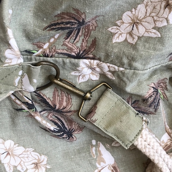 Beachy Hawaiian Print Cotton Backpack - Picture 7 of 11